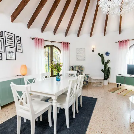 Holiday home Holiday Adelfas
