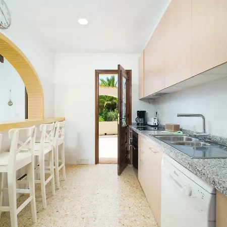 Holiday home Holiday Adelfas